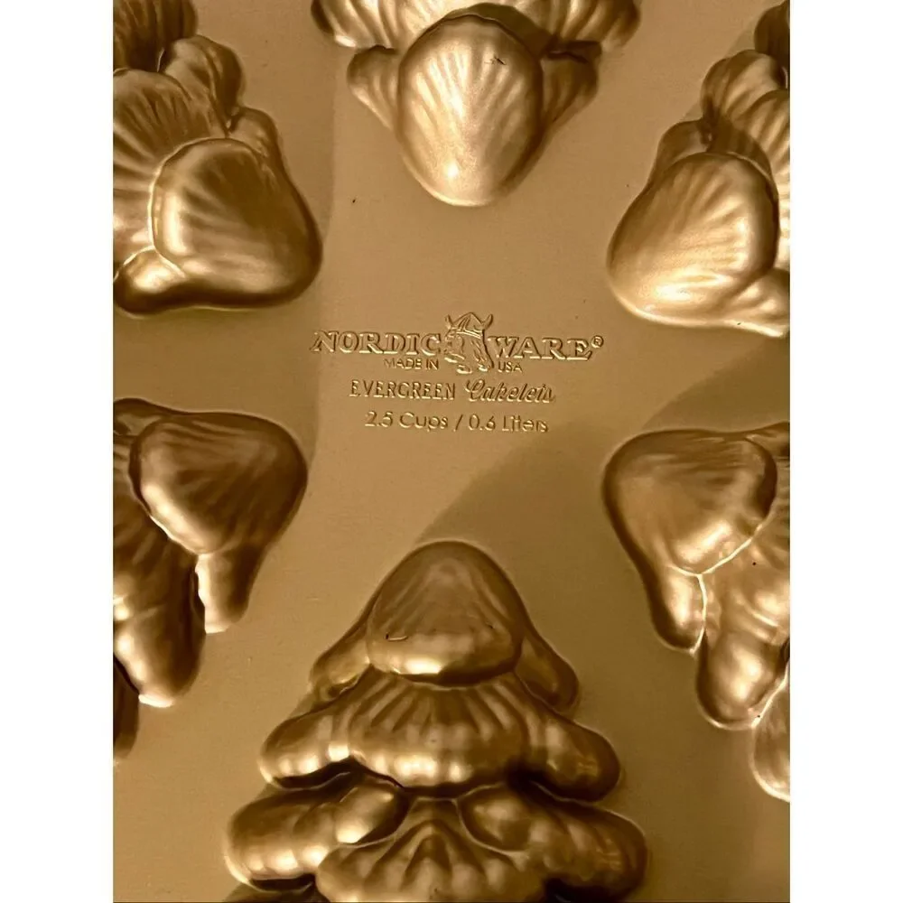 Nordic Ware Cake Pan Evergreen Cakelet Christmas Tree Holiday Gold Limited 2018